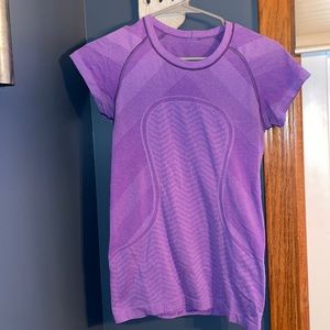 Size 6 Lululemon Short Sleeve
